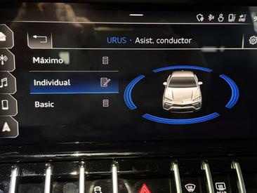 Lamborghini Urus — photo 43