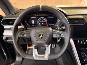 Lamborghini Urus — photo 9