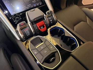 Lamborghini Urus — photo 12