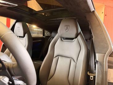 Lamborghini Urus — photo 14