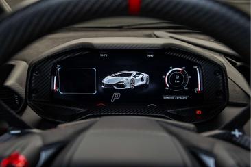 Lamborghini Revuelto — photo 25