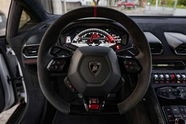 Lamborghini Huracán Performante — photo 17