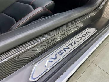 Lamborghini Aventador S — photo 39