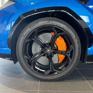 Lamborghini Urus — photo 14