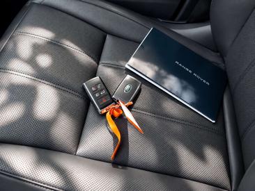 Land Rover Range Rover Evoque P300 — photo 9