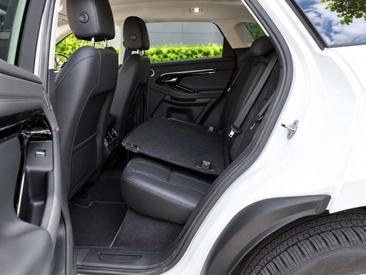 Land Rover Range Rover Evoque P300 — photo 11