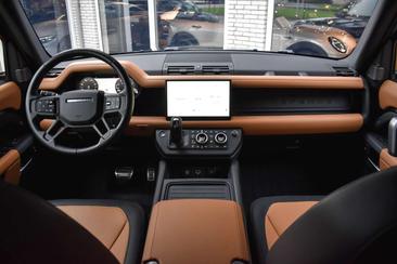 Land Rover Defender 110 P400e — photo 3