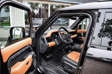 Land Rover Defender 110 P400e — photo 4