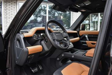 Land Rover Defender 110 P400e — photo 5