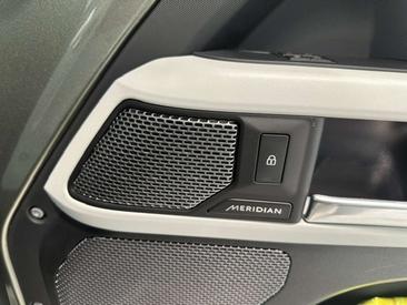 Land Rover Defender 110 75th Anniversary Edition — photo 16