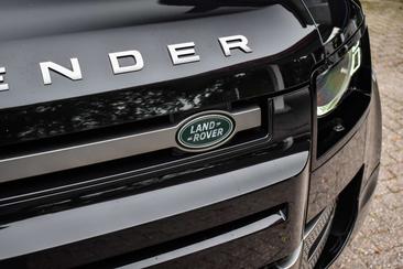 Land Rover Defender 110 P400e — photo 8