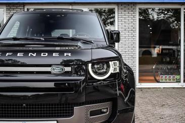 Land Rover Defender 110 P400e — photo 14