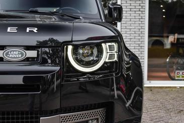 Land Rover Defender 110 P400e — photo 15