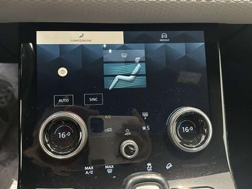 Land Rover Range Rover Evoque D165 — photo 28