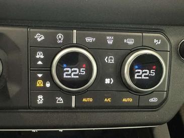 Land Rover Defender 110 75th Anniversary Edition — photo 30