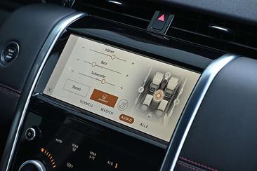 Land Rover Discovery Sport P300e — photo 8
