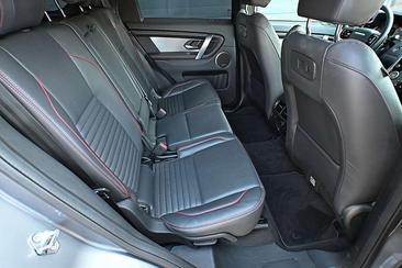 Land Rover Discovery Sport P300e — photo 11