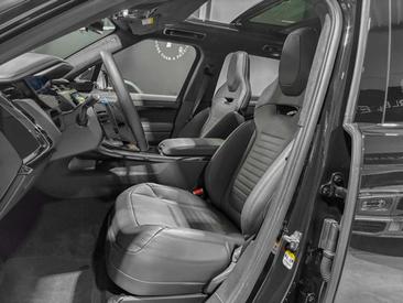 Land Rover Range Rover Sport SV Edition One — photo 8