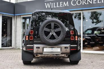 Land Rover Defender 110 P400e — photo 32