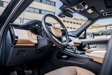 Land Rover Range Rover Sport P460e — photo 9