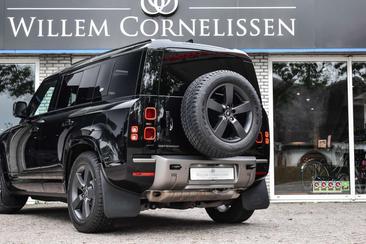 Land Rover Defender 110 P400e — photo 34