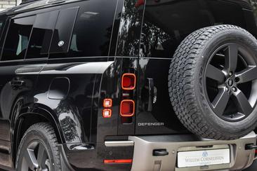 Land Rover Defender 110 P400e — photo 35