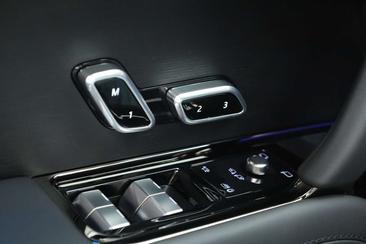 Land Rover Range Rover Sport P550e — photo 8