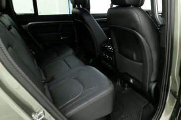 Land Rover Defender 90 D200 MHEV — photo 3