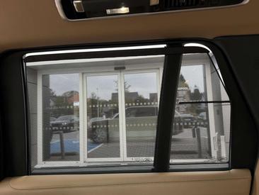 Land Rover Range Rover P510e — photo 12