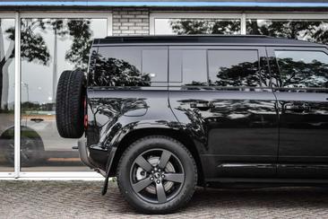 Land Rover Defender 110 P400e — photo 40