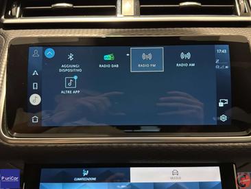Land Rover Range Rover Velar P250 — photo 29