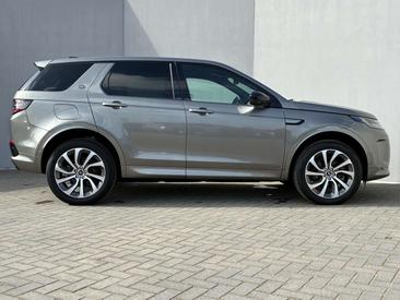 Land Rover Discovery Sport P300e — photo 11