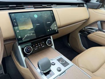 Land Rover Range Rover P510e — photo 22
