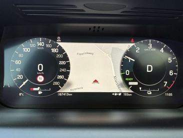 Land Rover Discovery Sport P300e — photo 14