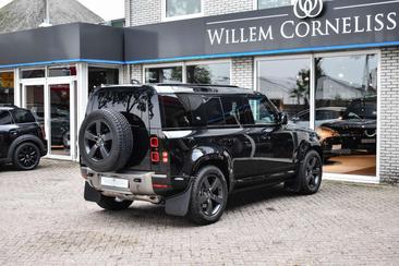Land Rover Defender 110 P400e — photo 49