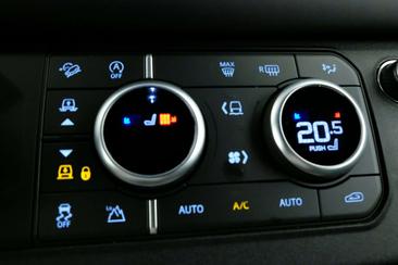 Land Rover Defender 90 D200 MHEV — photo 15