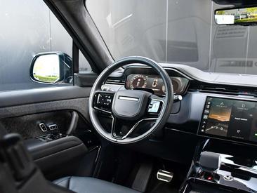 Land Rover Range Rover Sport P550e — photo 18