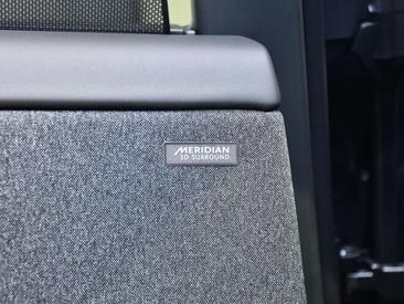 Land Rover Range Rover Sport P550e — photo 21