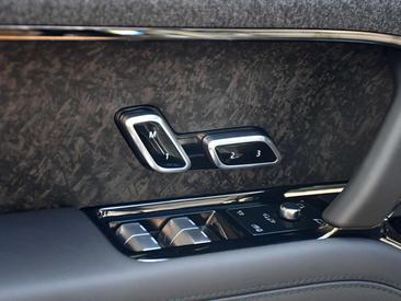 Land Rover Range Rover Sport P550e — photo 22