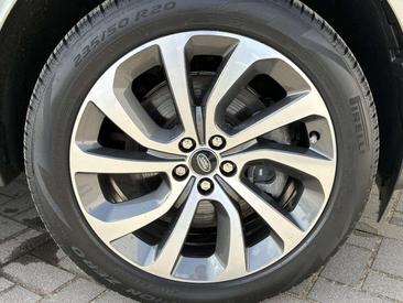Land Rover Discovery Sport P300e — photo 22