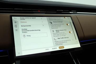 Land Rover Range Rover Sport P550e — photo 28