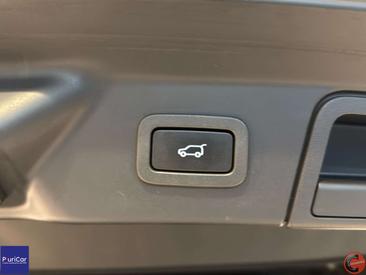 Land Rover Range Rover Velar P250 — photo 47