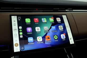 Land Rover Range Rover Sport P550e — photo 29