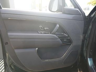 Land Rover Range Rover Sport P460e — photo 13