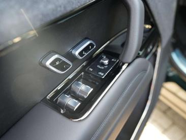 Land Rover Range Rover Sport P460e — photo 14