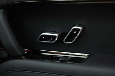 Land Rover Range Rover Sport P550e — photo 34