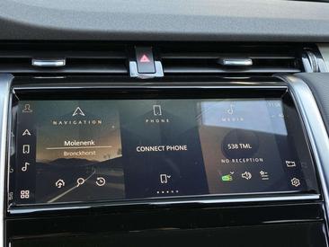 Land Rover Discovery Sport P300e — photo 31