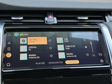 Land Rover Discovery Sport P300e — photo 33