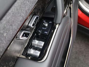 Land Rover Range Rover Sport P510e — photo 30