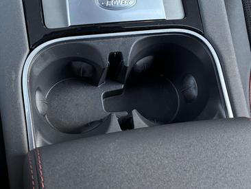 Land Rover Discovery Sport P300e — photo 37